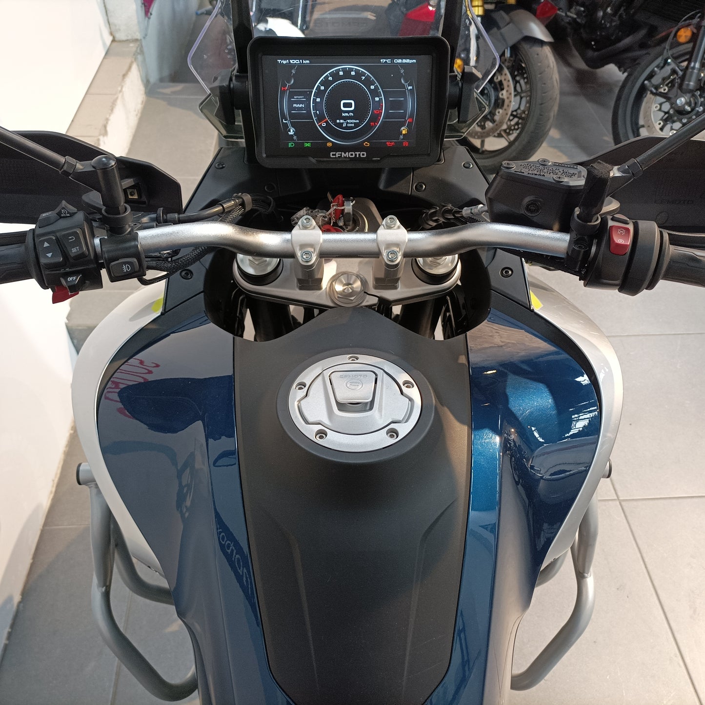CFMOTO MT 800 Touring