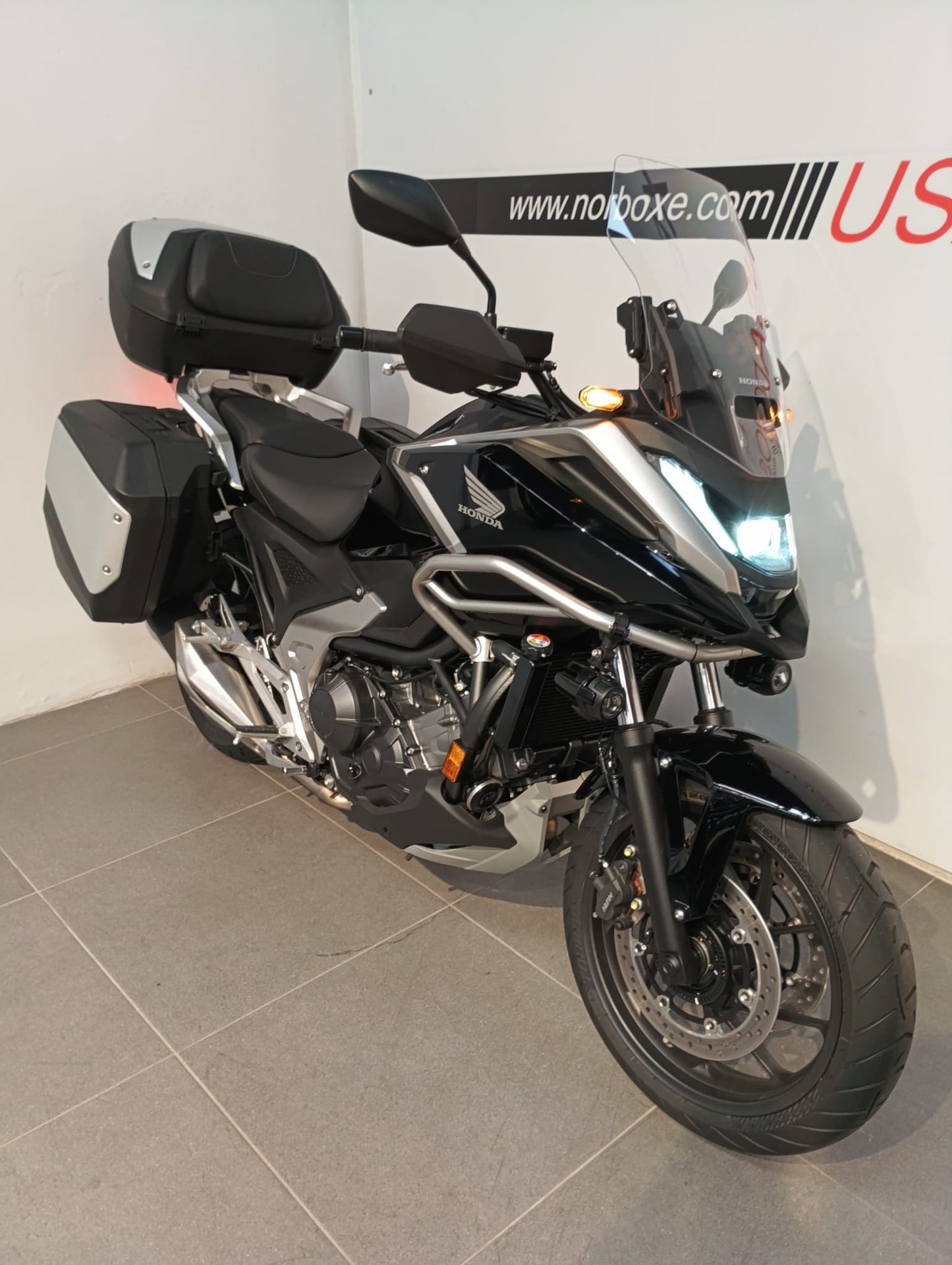 Honda NC750X (295 KMS )