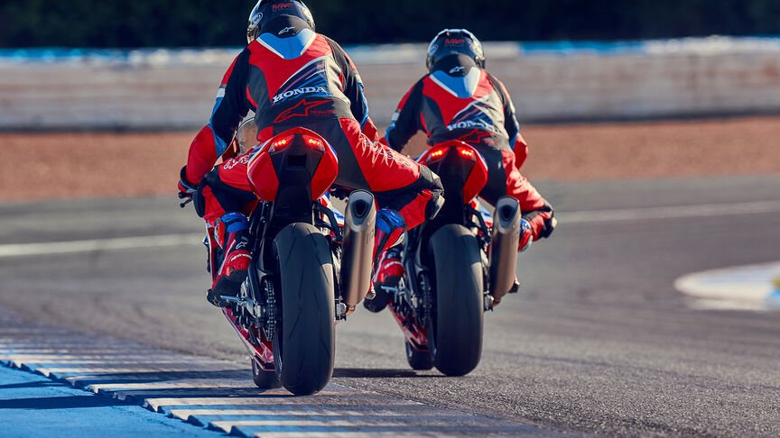 CBR1000RR-R Fireblade SP - Motoboxe