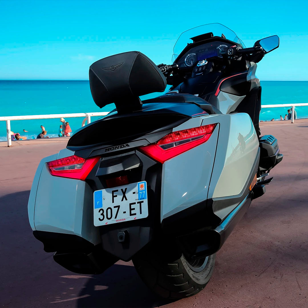 GL1800 Gold Wing - Motoboxe