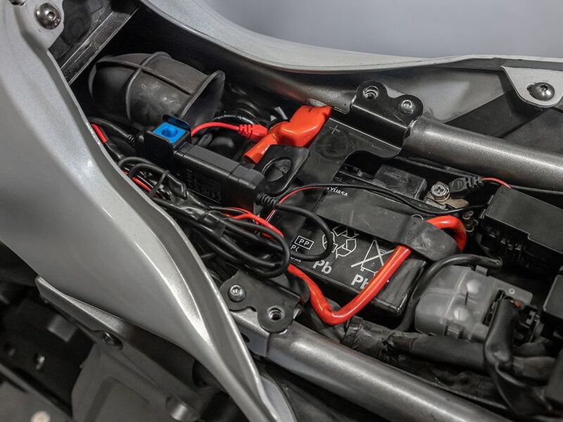 Adaptador impermeável QUAD LOCK de 12V a USB - Motoboxe