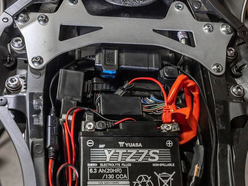 Adaptador impermeável QUAD LOCK de 12V a USB - Motoboxe