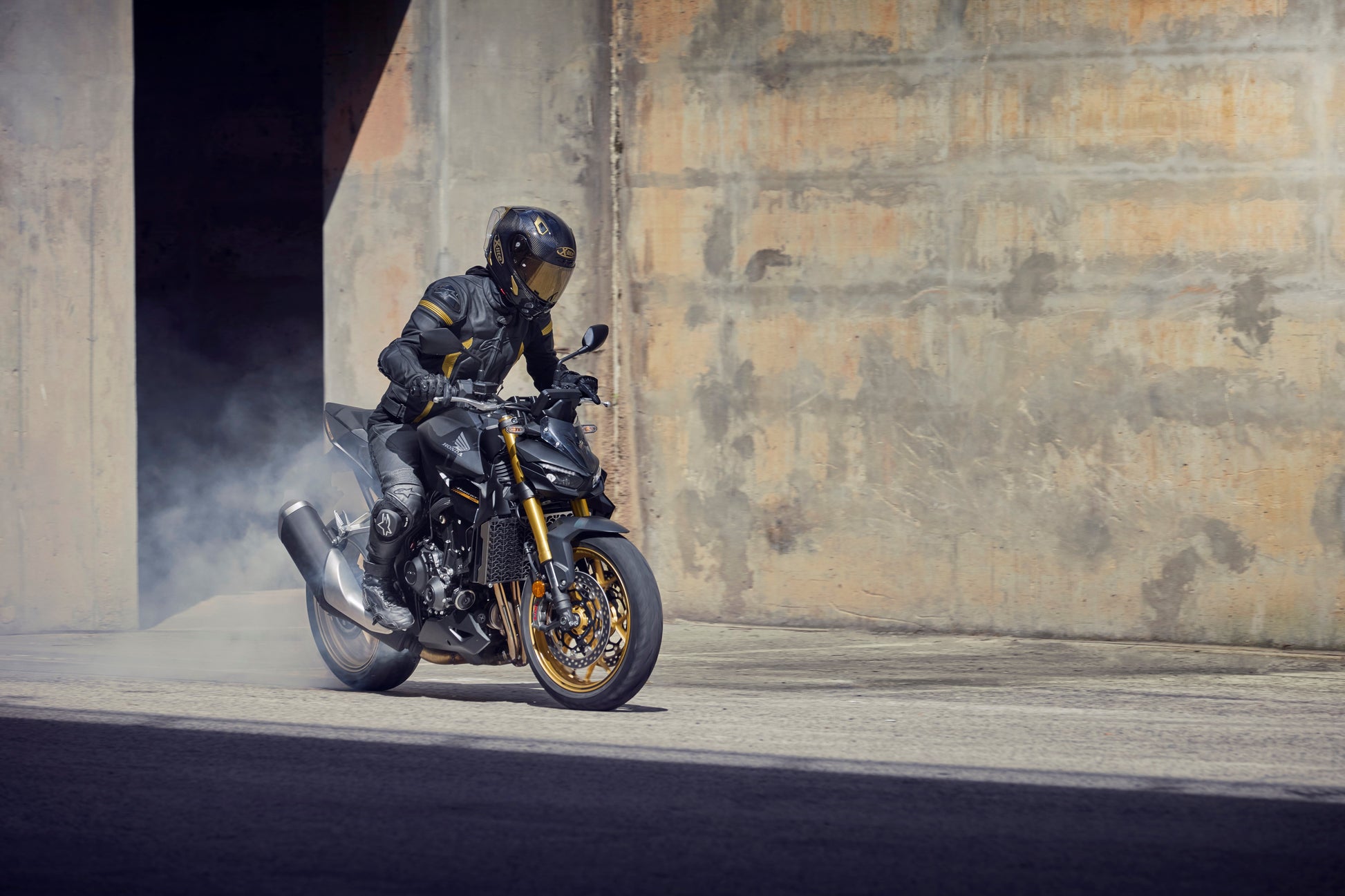 CB1000 Hornet - Motoboxe