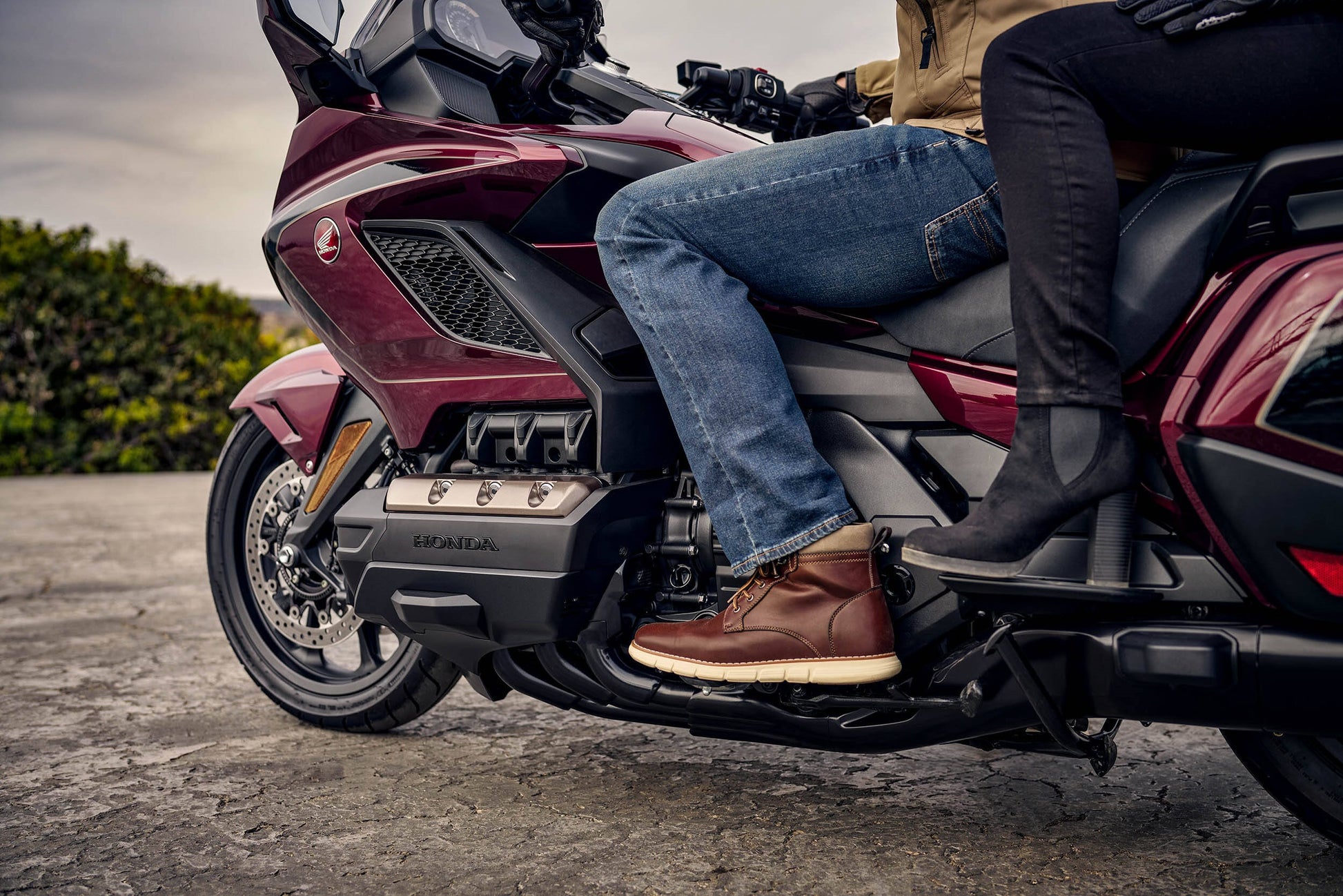 GL1800 Gold Wing Tour 50.º aniversário - Motoboxe