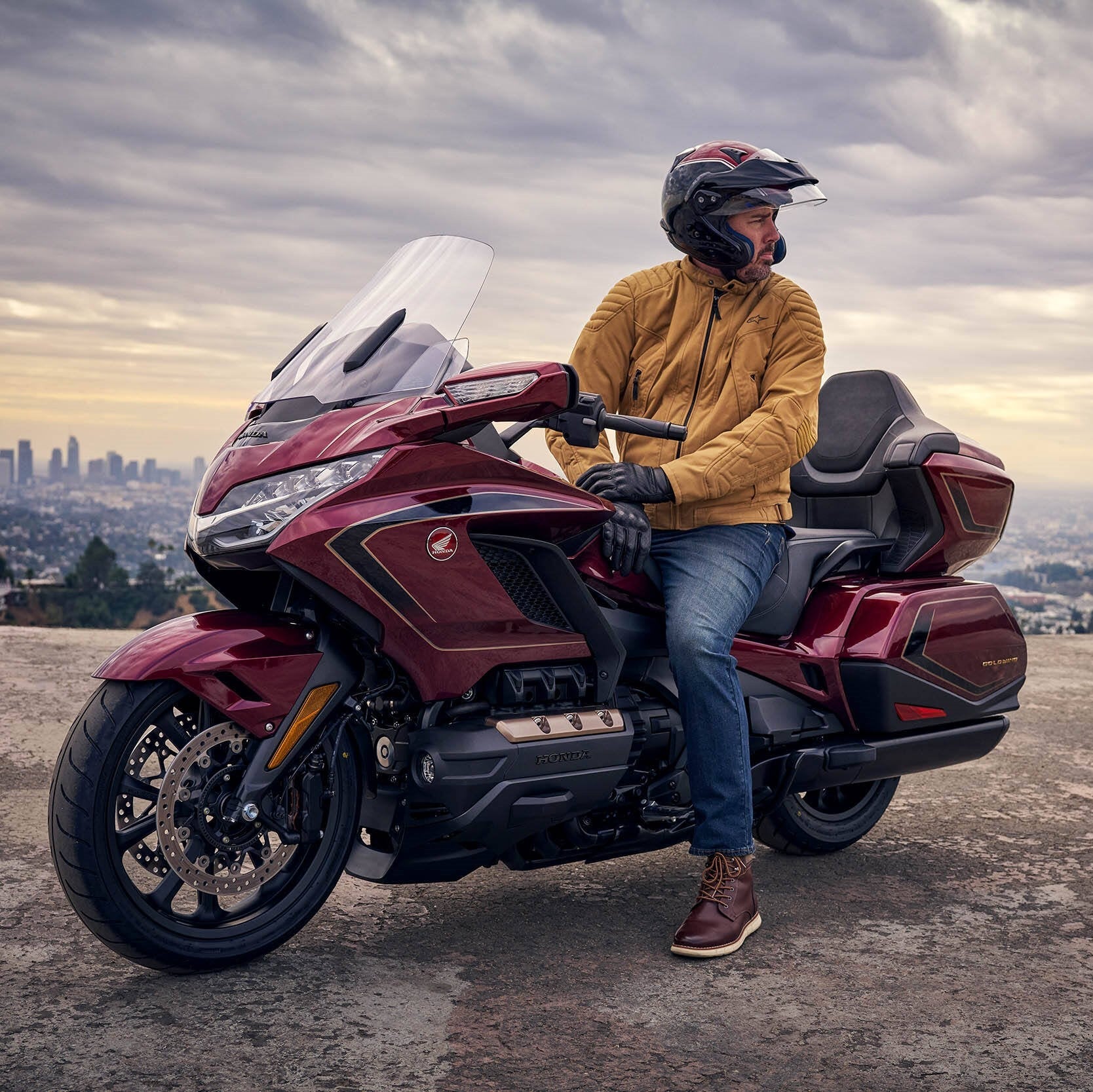 GL1800 Gold Wing Tour 50.º aniversário - Motoboxe