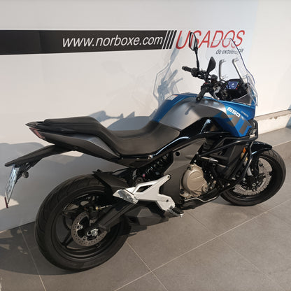 CFMOTO MT650 - Moto de Serviço