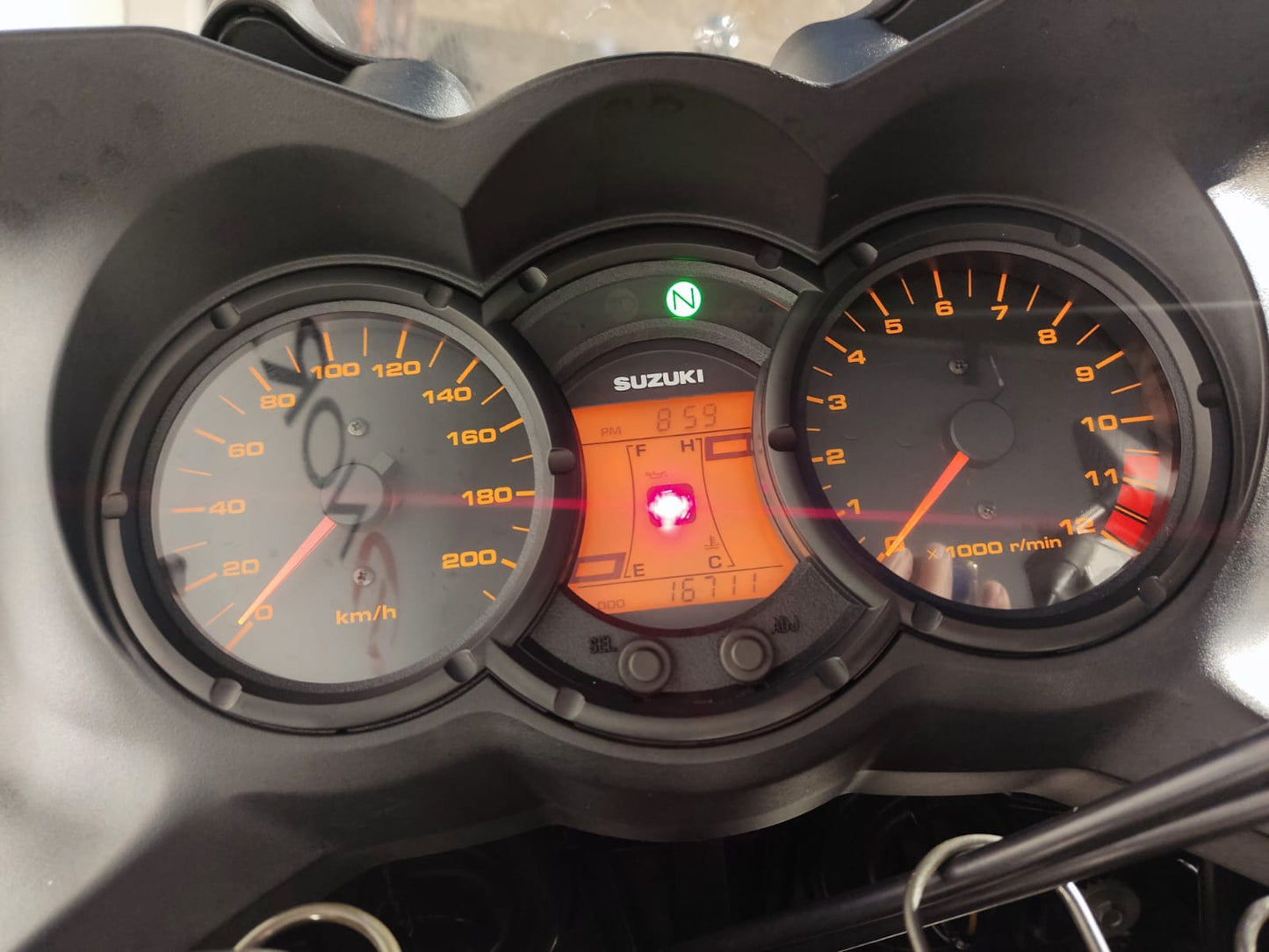 Suzuki V STROM 650